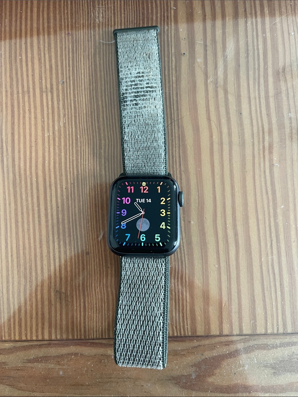 Apple 🍎 watch Series 4 40mm Space Gray Charger included